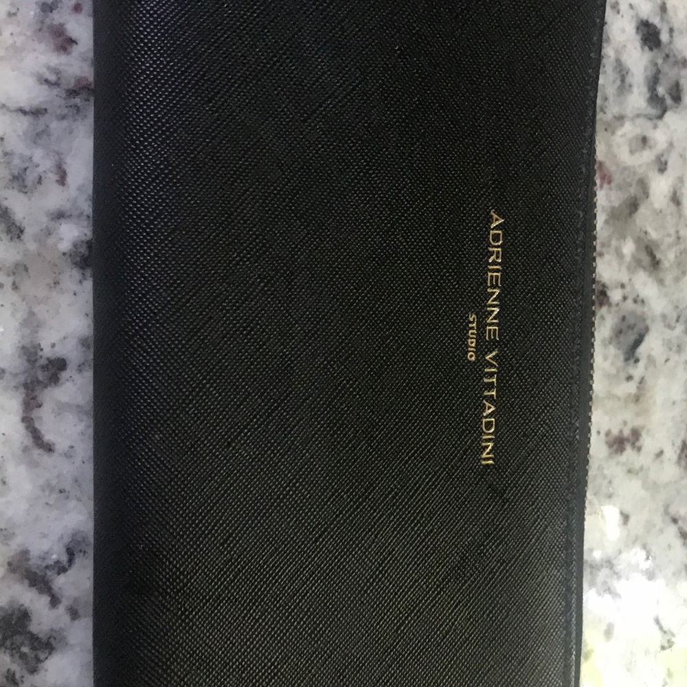 Adrienne Vittandini wallet